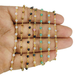 Ensemble de colliers délicats multicolores perlés, pierres facettées, fil doré, superposés, style bohème - Product Image 2
