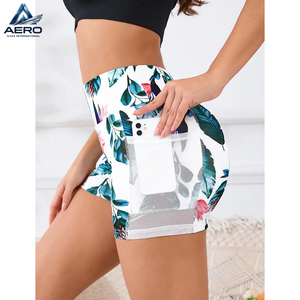 Shorts de sport pour femmes fabriqués au Pakistan, impression par sublimation, taille élastique de haute qualité, vêtements de yoga et de fitness. - Product Image 5