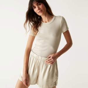 Women's Loose Fit Cotton Oxford Shorts Solid Color <b>Elastic</b> Waist Casual Mid Rise Breathable Woven Fabric Short <b>Skirts</b> - Product Image 4