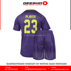 Vêtements de football personnalisables en polyester 100% imprimé par sublimation, fabriqués directement en usine au Pakistan, grandes tailles unisexes, prix abordable, meilleure qualité - Product Image 3