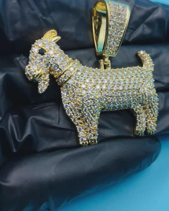Colgante de Cabra Personalizado con Moissanita VVS, Estilo Hip Hop, Chapado en Oro sobre Plata 925, para Amantes de los Animales y Raperos - Product Image 1
