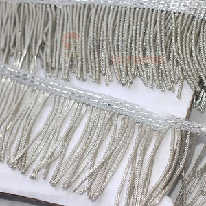 Elegantes flecos estilo borla que ofrecen un acabado suave y flecos de primera calidad para aplicaciones de moda. - Product Image 6