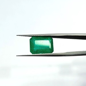 Émeraude octogonale verte de 7,75 carats provenant de Zambie, pierre précieuse non montée - Product Image 3