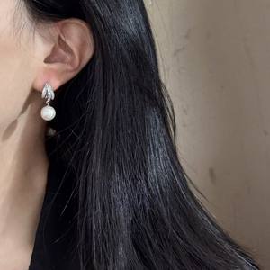 Boucles d'oreilles pendantes en perles rondes d'eau douce de luxe françaises, bijoux en perles tendance haut de gamme, nouvelle sortie - Product Image 4