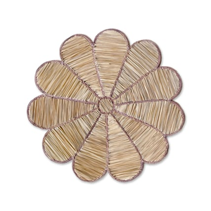 Sous-plats et sets de table en rotin antique tressé à la main, dessous de verre en paille pour table à manger - Product Image 1