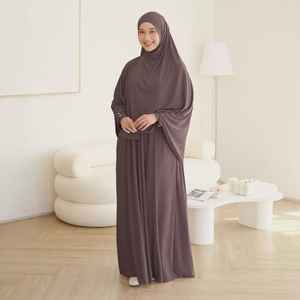 Nouvelle Tunique de Sport à Capuche à Manches Longues de Qualité Supérieure pour Femmes Musulmanes avec Pantalon – Tenue de Fitness Modeste – Approvisionnement Direct Usine - Product Image 3