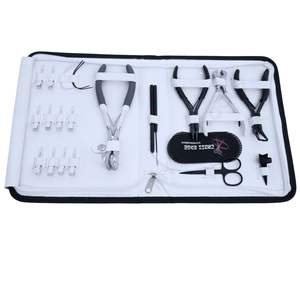 Kit d'outils professionnels pour extensions de cheveux, comprenant des pinces pour extensions à micro-perles, des pinces pour extensions à bandes adhésives, un coupe-adhésif et des pinces de coiffage. - Product Image 1