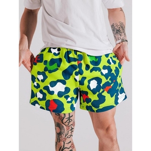 Shorts de sport pour homme en mesh vert camouflage, imprimé par sublimation, séchage rapide, pour la gym, la course à pied et les loisirs. - Product Image 2