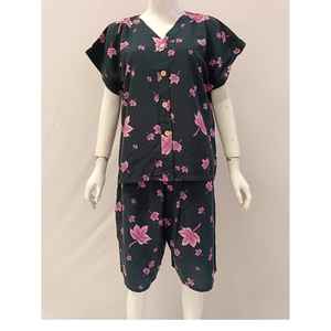 Ensemble de shorts d'été en rayonne à col en V Style simple Vêtements de nuit à manches courtes ou vêtements de relaxation à la maison - Product Image 1