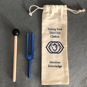 Coffret Cadeau de 3 Diapasons pour Réparation ADN 528 Hz, 639 Hz & 741 Hz, Guérison Sonore des Chakras Cœur, Gorge et Troisième Œil, Solfeggio - Product Image 5