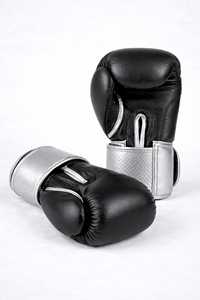 HOT Selling OEM High Quality Black and <b>silver</b> Custom Cowhide Leather Boxing <b>Gloves</b> HOMIZON ENTERPRISES Protective Wholesale - Product Image 5