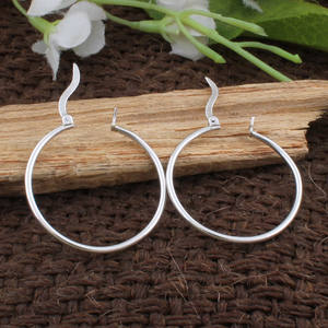 Pendientes Colgantes Vintage Hechos a Mano en Plata de Ley 925 para Bodas, Aniversarios y Fiestas - Product Image 1