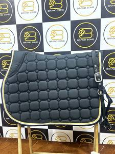 BRAND ZONE Ensemble assorti de tapis de selle en coton, faible MOQ, tapis de selle de dressage épais de 25 mm, rembourrage en mousse à mémoire de forme, doublure en maille respirante - Product Image 1