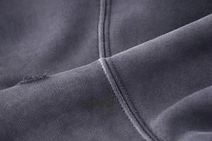 เสื้อฮู้ดผู้ชายแบบสวมหัว สีพื้น ย้อมสีแบบ Garment Dyed ผ้าฝ้ายเฟรนช์เทอร์รี่ ทรงโอเวอร์ไซส์ ดีไซน์ทำสีซีดสไตล์วินเทจ สำหรับฤดูใบไม้ร่วง - Product Image 5