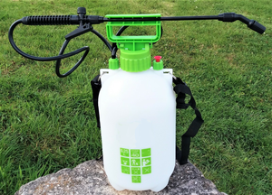 Pulvérisateur à pression en plastique pour pelouse et jardin avec 3 buses d'arrosage, sangle d'épaule réglable, soupape de décompression - Product Image 4