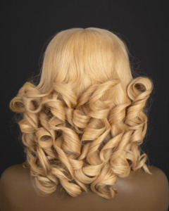 Vente en gros de cheveux humains vierges Remy vietnamiens, tissage bouclé à trame unique, pas besoin de perruque de fermeture à prix compétitif - Product Image 2