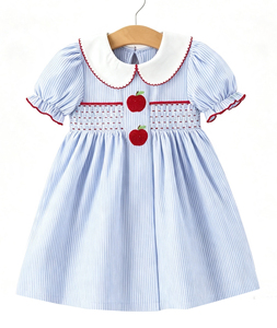 Robe pour bébé smockée avec broderie pomme - Product Image 1