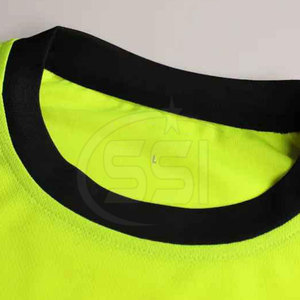 เสื้อกันหนาวนิรภัยสำหรับคนงานมืออาชีพ เสื้อผ้าสะท้อนแสงพร้อมโลโก้สั่งทำพิเศษ ดีไซน์กันน้ำสำหรับสภาพแวดล้อมการทำงานระดับมืออาชีพ - Product Image 2