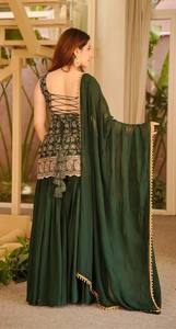 Tenue Sharara en Faux Georgette à Volants, Ornée de Broderies de Paillettes Riches et d'un Dupatta Bordé de Dentelle, pour Occasions Spéciales NW 3093 - Product Image 5