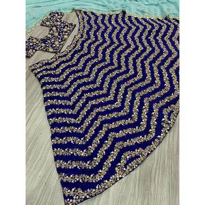 Designer Party Wear Lehenga Choli avec un beau tissu brodé - Product Image 2