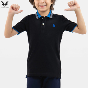 เสื้อโปโลเด็กสีดำล้วน ตัดกันด้วยสีต่างๆ ระบายอากาศได้ดี เหมาะสำหรับฤดูร้อน ราคาโรงงาน ขายส่งเสื้อผ้าเด็ก - Product Image 3
