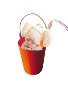 Lit en fer pour nouveau-né vintage mignon pour une utilisation intérieure et extérieure bébé seau Poser accessoires de photographie pour salon et ferme - Product Image 1
