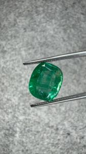 Émeraude naturelle zambienne certifiée GIA de 4,26 carats, taille coussin, pierre précieuse verte lâche 9,10x10,60 mm, Jai Narayan Gems pour bague ou pendentif - Product Image 3
