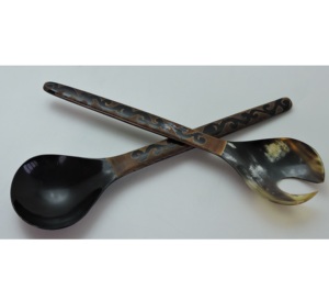 Juego de 2 servidores de ensalada de cuerno, aptos para alimentos, hechos a mano con cuerno natural de búfalo, a un precio razonable. - Product Image 3