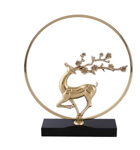 Escultura de Ciervo Dorado de Lujo con Detalles en Piedra Natural, Elegante y Moderna Pieza Decorativa para el Hogar, Oficina, Hotel, Decoración de Mesa - Product Image 2