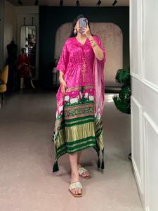 Vêtements ethniques indiens en soie Gaji pure, kaftan oversize, le meilleur choix pour une robe d'été, idéal pour les occasions décontractées ou spéciales, Kurtis. - Product Image 5