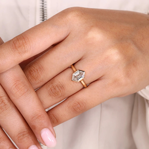 Bague de fiançailles et de mariage en diamant hexagonal taille étagée de 1,50 carat, cultivé en laboratoire, sertie en cathédrale, bijoux en or 14 carats - Product Image 3