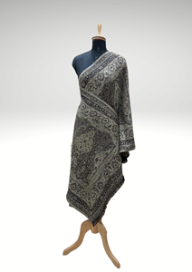 Chal de Pashmina de Viscosa Premium Marca Safaa, Bufanda con Patrón Tradicional Paisley, Accesorio Modesto para Hijab y Abaya para Mujer - Product Image 1