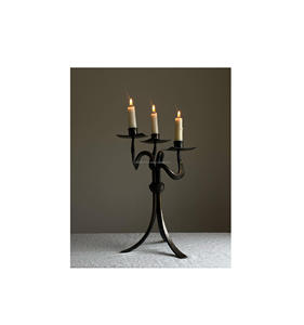 Bougeoir en métal vintage classique, idéal pour la décoration de table de mariage sur le thème rustique ou la mise en scène festive élégante à la maison - Product Image 1