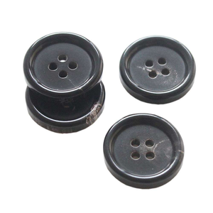 Boutons en corne de buffle de haute qualité, taille et forme personnalisées, couleur noire, bouton à 4 trous, mode, corne de buffle noire de haute qualité - Product Image 2