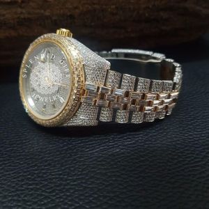 Reloj de Lujo con Diamantes, Regalo Espléndido, 28mm, Moissanita, Plata, Analógico, Movimiento de Cuarzo ETA, Día/ Fecha, Cristal de Zafiro, Escondido - Product Image 2