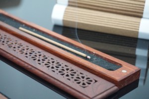 Incienso de Agarwood 100% Orgánico en Polvo, Natural, Sin Bambú, GMEX, Hecho en Vietnam, Hanói, Uso Religioso, Para Todas las Estaciones, en Caja - Product Image 5