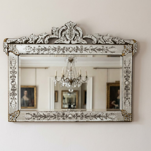 Elegante Espejo Barroco Veneciano de Estilo Antiguo |   Espejo de Pared Decorativo de Vidrio de Lujo para Sala de Estar, Dormitorio e Interiores de Hotel - Product Image 1