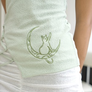 Daily Wear Women <b>Knit</b> Tops Cat Embroidered Halter Top Nonwoven 100% Polyester <b>Animal</b> <b>Pattern</b> Casual Style Sleeveless ODM - Product Image 5