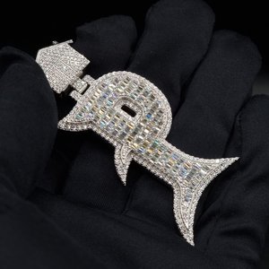 Colgante Unisex de Lujo Personalizado con Letra P, Plata de Ley 925, con Incrustaciones de Diamantes Moissanite VVS - Product Image 1