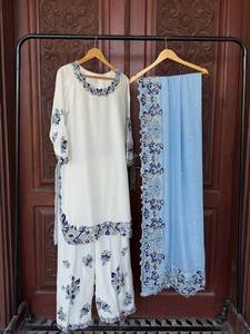 Ensemble Kurti Palazzo brodé blanc et bleu élégant avec dupatta en tulle – Tenue de soirée ethnique de créateur pour femme - Product Image 4