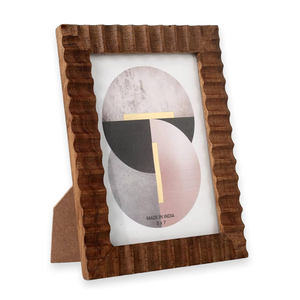 กรอบรูปไม้ทำมือแบบดั้งเดิม ลายไม้ธรรมชาติ สำหรับตั้งโชว์บนโต๊ะ ตกแต่งบ้าน สำนักงาน สไตล์เรียบง่าย ดีไซน์ทำมืออย่างมีเอกลักษณ์ - Product Image 1