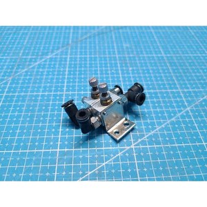 Válvula Solenoide Neumática Subminiatura Kuroda Precision Ind SP-H, Usada, Piezas de Equipos Legacy Semiconductor - Product Image 5