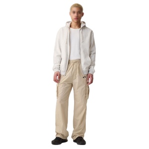 กางเกงคาร์โก้ไนลอนทรงหลวมสำหรับผู้ชาย น้ำหนักเบา มีกระเป๋าหลายช่อง กางเกงยูทิลิตี้ เอวผูกเชือก สวมใส่สบาย เหมาะกับกิจกรรมกลางแจ้ง ผลิตจากโรงงาน - Product Image 1