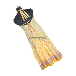 Nouveau Saree / Sari / Shari, vêtements indiens et pakistanais en provenance d'Inde, style hippie bohème, longue robe en soie vintage indienne à motifs floraux - Product Image 4