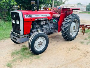Solución Agrícola de Alta Resistencia con Tractor Massey Ferguson MF 240, Excelente Rendimiento en Campo y Comodidad para el Operador, Económico - Product Image 3