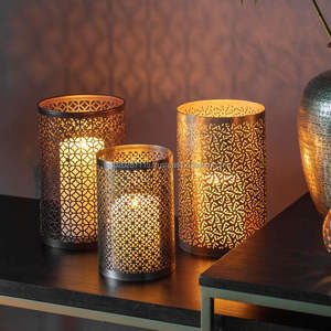 Soporte votivo de metal decorativo con diseño floral detallado para decoración tradicional, eventos de boda y mesas de cena - Product Image 6