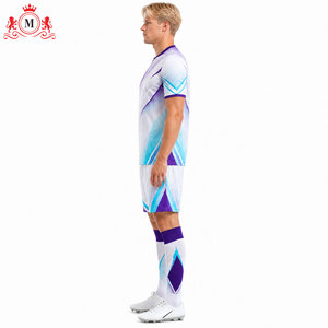 Ensemble maillot et short de football personnalisé violet et blanc par sublimation, en polyester respirant, uniforme de football pour adulte, détection par aiguille - Product Image 3