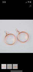 ต่างหูทรงหยดน้ำสามวงกลมสีทองทันสมัย - Product Image 1