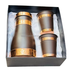 Vente en gros de haute qualité Bouteille d'eau en cuivre pur Gift Set Plusieurs options de conception et de tailles à des prix raisonnables - Product Image 1