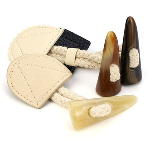 Boutons à bascule en résine brillante de qualité supérieure en polyester, motifs personnalisés cœur, carré, champignon, lavables, pour manteaux – Vente en gros - Product Image 2